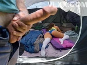 Nhút nhát chuyện tình dục, thanh niên nhờ cô bạn thân giúp đỡ
